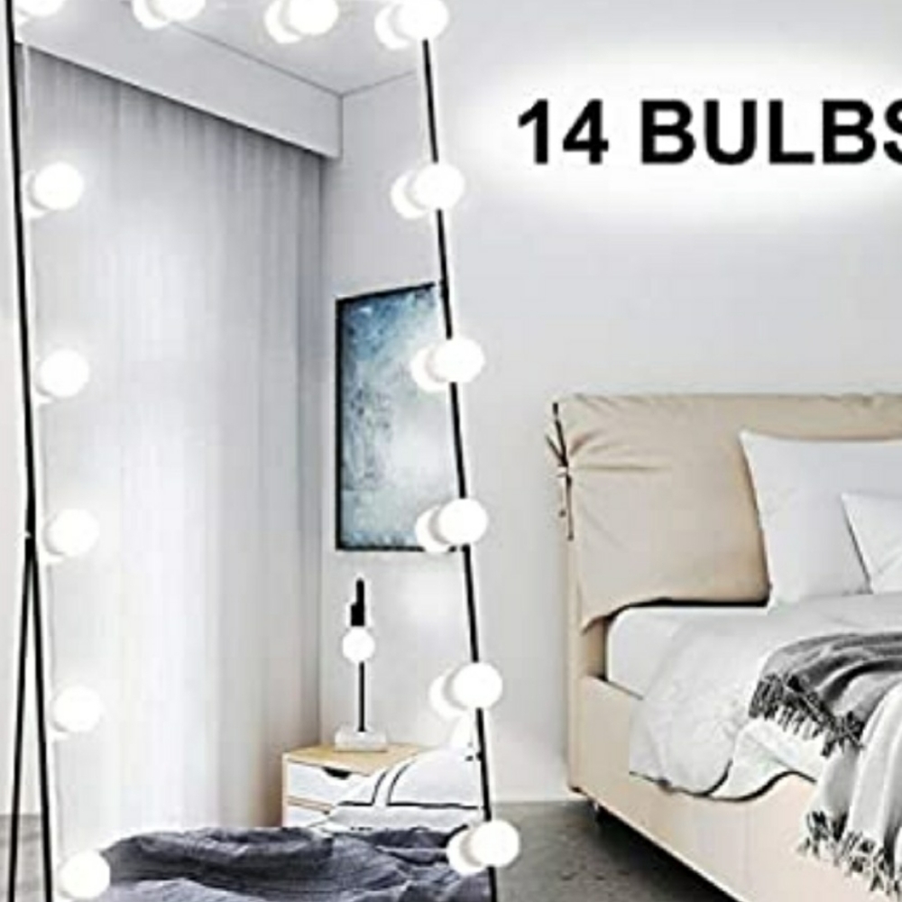 NIB LED Vanity Light Bulbs